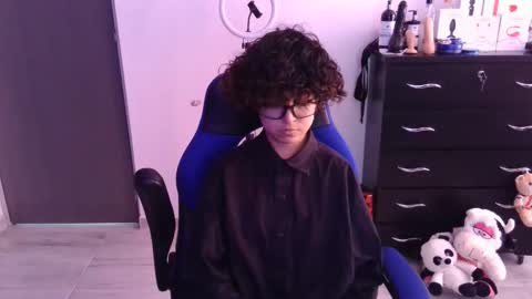 Snapshot of thomascooper_cams chatting on 11-01-25, 05:37 VALERIA online show from 11-01-25, 05:37