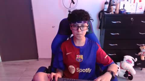 Snapshot of thomascooper_cams chatting on 11-09-25, 07:01 VALERIA online show from 11-09-25, 07:01