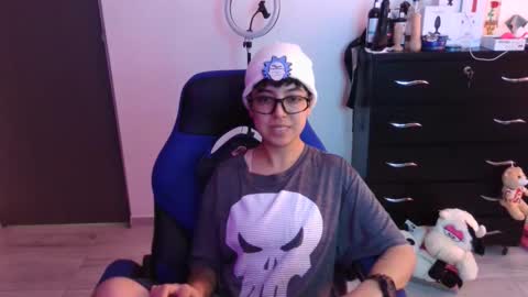 Snapshot of thomascooper_cams chatting on 11-10-25, 06:29 VALERIA online show from 11-10-25, 06:29