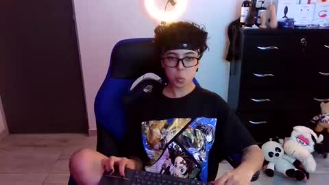 Snapshot of thomascooper_cams chatting on 11-14-25, 07:56 VALERIA online show from 11-14-25, 07:56