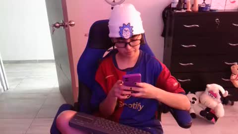 Snapshot of thomascooper_cams chatting on 11-19-25, 05:24 VALERIA online show from 11-19-25, 05:24