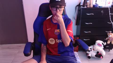 Snapshot of thomascooper_cams chatting on 11-25-25, 05:57 VALERIA online show from 11-25-25, 05:57