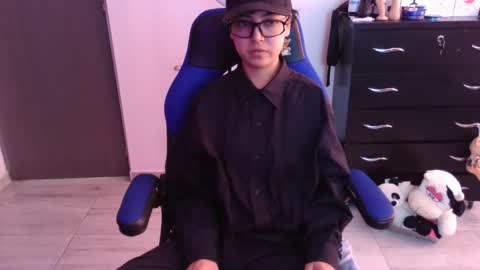 Snapshot of thomascooper_cams chatting on 11-29-25, 06:44 VALERIA online show from 11-29-25, 06:44