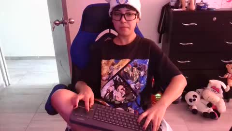 Snapshot of thomascooper_cams chatting on 12-03-25, 05:22 VALERIA online show from 12-03-25, 05:22