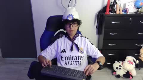 VALERIA online show from 04-15-26, 08:09