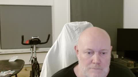 thomash32 online show from 09-09-25, 08:52