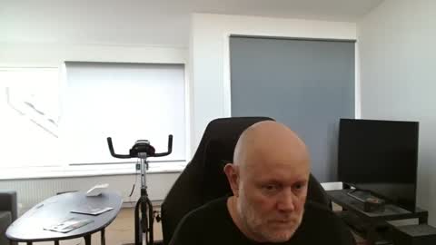 thomash32 online show from 10-18-25, 09:10