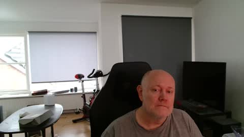 thomash32 online show from 01-12-26, 02:00