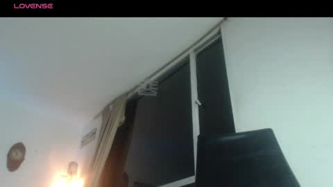Snapshot of thomasjons chatting on 04-28-26, 09:47 thomasjons online show from 04-28-26, 09:47