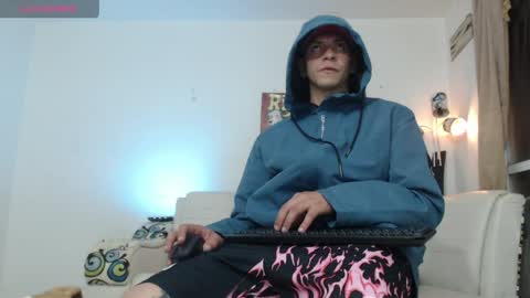 Snapshot of thomasjons chatting on 05-09-26, 02:39 thomasjons online show from 05-09-26, 02:39