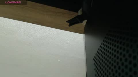 Snapshot of thomasjons chatting on 05-11-26, 03:45 thomasjons online show from 05-11-26, 03:45