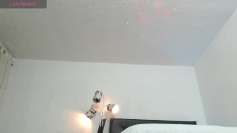 Snapshot of thomasjons chatting on 05-21-26, 03:13 thomasjons online show from 05-21-26, 03:13