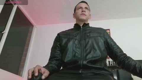 Snapshot of thomasjons chatting on 06-03-26, 05:43 thomasjons online show from 06-03-26, 05:43
