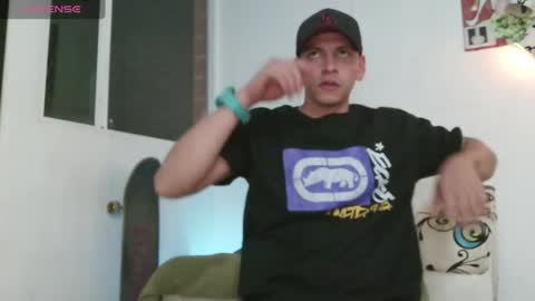 Snapshot of thomasjons chatting on 06-07-26, 04:16 thomasjons online show from 06-07-26, 04:16