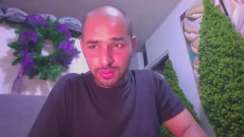 Snapshot of thomassmith2023 chatting on 02-23-25, 04:17 thomas smith online show from 02-23-25, 04:17