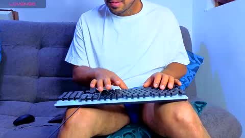 Snapshot of thomassmith2023 chatting on 01-16-26, 04:16 thomas smith online show from 01-16-26, 04:16