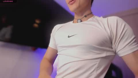 Thom Klein online show from 04-10-26, 08:02