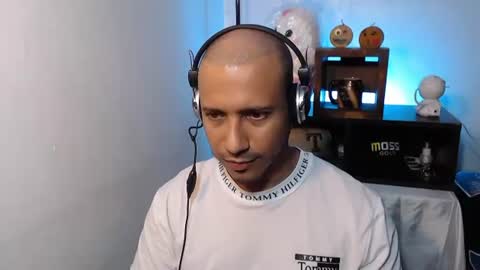 Snapshot of thommerxxx chatting on 06-15-26, 10:34 Thom online show from 06-15-26, 10:34