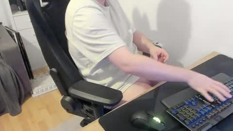 Snapshot of thommy2008 chatting on 03-27-26, 07:25 thommy2008 online show from 03-27-26, 07:25