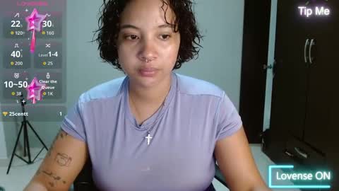 Snapshot of thompson_ari chatting on 12-21-25, 10:39 thompson ari online show from 12-21-25, 10:39