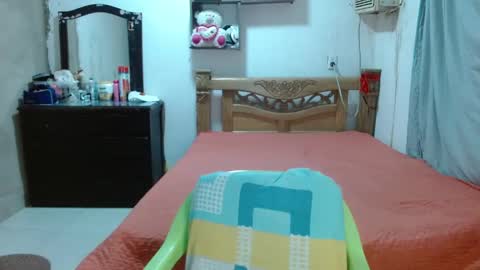 Snapshot of thompson_ari chatting on 01-05-26, 08:23 thompson ari online show from 01-05-26, 08:23