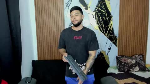 thomson_hot01 online show from 12-04-25, 05:28