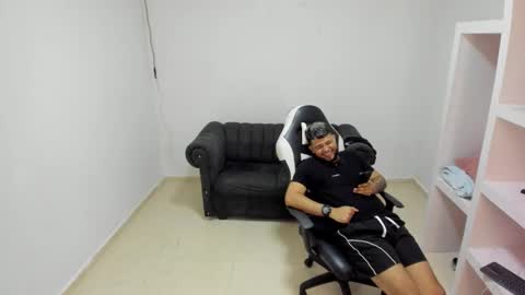 thomson_hot01 online show from 02-15-26, 07:51