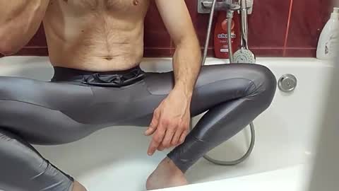 Snapshot of thongsandstockings chatting on 11-02-25, 10:23 Thongsandstocking online show from 11-02-25, 10:23