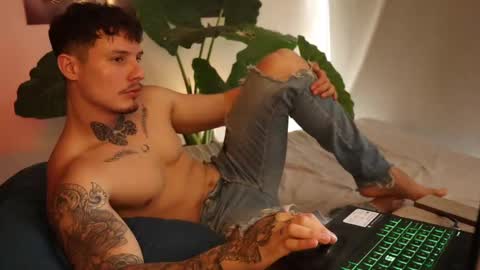 Sebastian online show from 09-11-25, 05:02