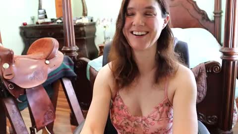 ThornburyRose online show from 03-06-25, 05:54