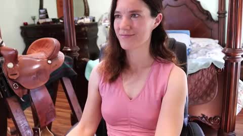 ThornburyRose online show from 03-08-25, 08:03