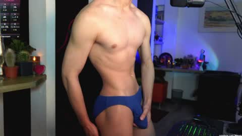   L e a n d e r   25OFF ON MY OF online show from 04-15-26, 04:14