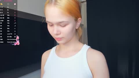 Snapshot of thousand_desires chatting on 03-22-26, 08:40 Lynn online show from 03-22-26, 08:40