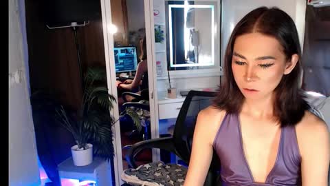 thrishafox online show from 02-14-26, 12:07