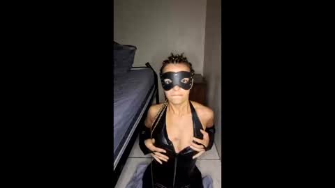 Snapshot of throatsupreme chatting on 01-11-26, 10:20 throat supreme online show from 01-11-26, 10:20