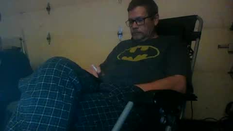 Snapshot of throbber009 chatting on 11-19-25, 12:27 Throbber online show from 11-19-25, 12:27