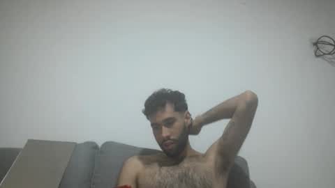 Snapshot of throwawayyourgun chatting on 11-05-25, 06:52 Luka online show from 11-05-25, 06:52