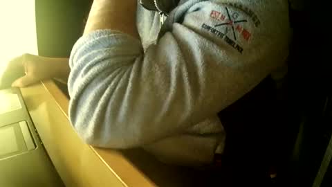 Snapshot of thunderflash73 chatting on 02-17-25, 05:21 Little Wolf online show from 02-17-25, 05:21