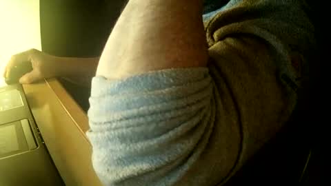 Snapshot of thunderflash73 chatting on 02-17-25, 08:26 Little Wolf online show from 02-17-25, 08:26