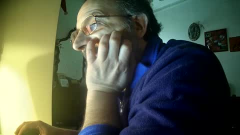 Snapshot of thunderflash73 chatting on 02-19-25, 01:28 Little Wolf online show from 02-19-25, 01:28