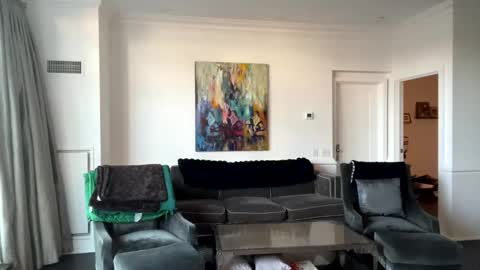 Snapshot of tia_fox chatting on 10-27-25, 08:46 tia_fox online show from 10-27-25, 08:46