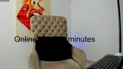 Snapshot of tiago_hannah chatting on 11-01-25, 08:33 carolina online show from 11-01-25, 08:33