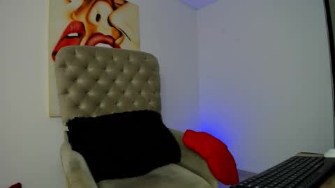 Snapshot of tiago_hannah chatting on 02-02-26, 11:42 carolina online show from 02-02-26, 11:42