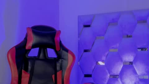 tiago_xxx_ online show from 10-24-25, 10:44