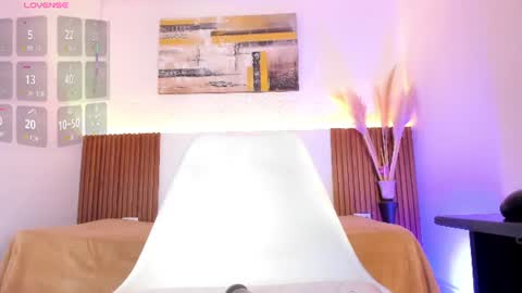 Snapshot of tiana_glow chatting on 06-18-26, 11:53 tihana online show from 06-18-26, 11:53