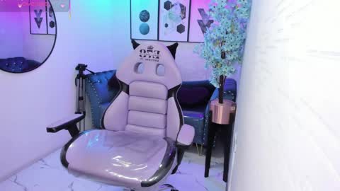 Tiara  online show from 06-05-26, 06:52