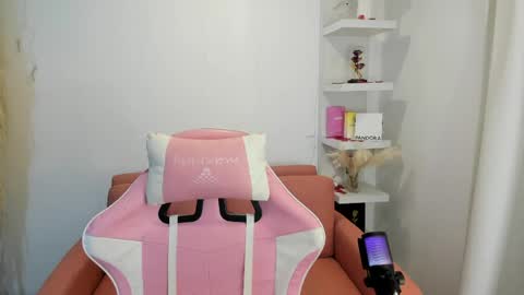 Snapshot of tifanyrose1 chatting on 04-28-26, 03:00 Tiffany online show from 04-28-26, 03:00