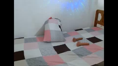 Snapshot of tifanyxesi chatting on 01-12-25, 03:03 tifanyxesi online show from 01-12-25, 03:03