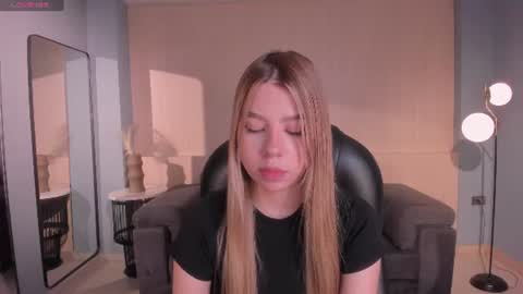 Snapshot of tiffannysins chatting on 06-26-26, 04:17 Tiffanny Sins online show from 06-26-26, 04:17