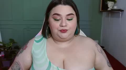 Snapshot of tiffany_laurens chatting on 12-28-24, 06:06 dont forget ask for custom vids online show from 12-28-24, 06:06